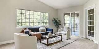 160 Poplar Street Gallery 22
