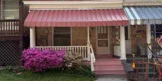 Large 2 Bed, 1 Bath Home, with Office/Bonus Room! Available Now! Gallery 1