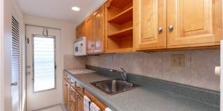 ***SEMI-FURNISHED OR UNFURNISHED***SANDCASTLE***QUIET COMMUNITY***ON ALAMANDA BLVD***BIKE TO THE BEACH***WALK TO PUBLIX AND PGA SUPERSTORE COMMERICAL CENTER*** Gallery 7