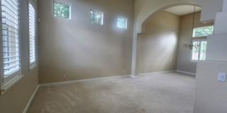 5 Bedroom Home Behind the Gate of Wisteria Place Gallery 5