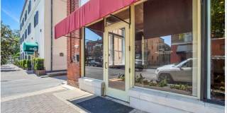 2 BED | 2 BATH | DOWNTOWN CONDO | GARAGE PARKING INCLUDED Gallery 5