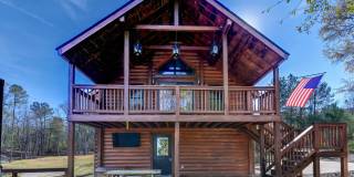 This charming cabin offers a year-round waterfront experience on Lake Murray! Gallery 1