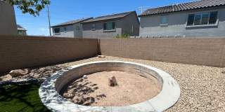 Fully Furnished 4 Bedroom 2.5 Home! Gallery 24