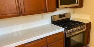 "Coming Soon" Awesome corner 2 Bedroom 2 Bath Townhome with large private patio (AC/Pool/Gated Parking,EV Chargers) Gallery 5