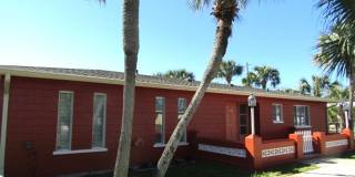 Cute 2 bedroom 2 bath home on corner lot Gallery 1