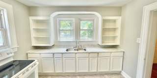 Cute 3 Bed 1 Bath Home Near UNCG!! Gallery 21