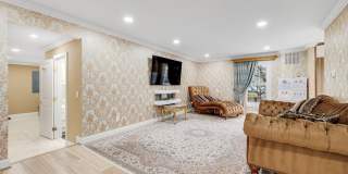 10904 GAINSBOROUGH Road Gallery 4