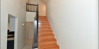 31 STRATFORD HALL Circle Gallery 24