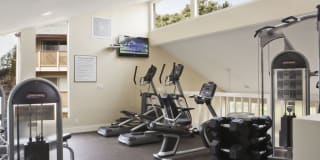 eaves Pacifica Gallery 14