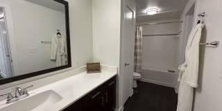 1800 Broadway Gallery 30