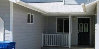 Nice spacious townhome in a central location Gallery 1