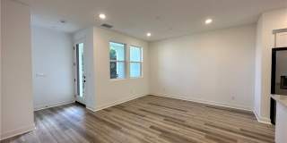 2317 W Broadway Gallery 7