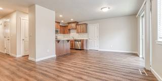 3 Bedroom/2.5 Bath With Fenced Backyard, W/D Included, and AC! 3 Bedroom/2.5 Bath With Fenced Backyard, W/D Included, and AC! Gallery 3