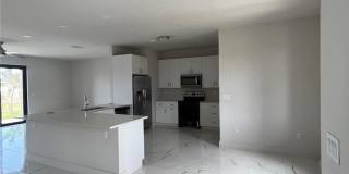 1832 NW 22nd Place Gallery 20