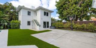 4340 Pine Tree Dr Gallery 27