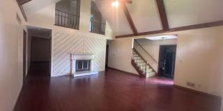 Unique Lyndon area 4 bedroom home with multiple common areas Gallery 8