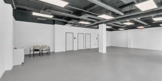 412 MADISON TRADE Plaza SE Gallery 16