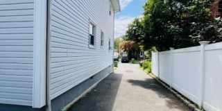 426 Miltonia St Gallery 24