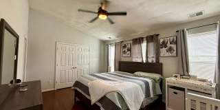 Beutifully updated 4 bed 2.5 bath home with large yard! Gallery 23