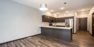 Spacious Townhome In The Kingston Neighborhood Gallery 8