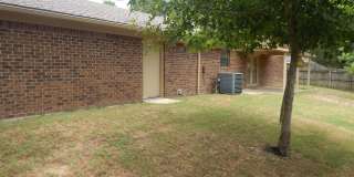 Cozy! Three Bedroom Home in White House ISD! Gallery 24