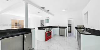 1545 Meridian Ave Gallery 33