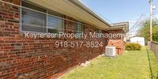 3 Bed 1.5 Bath in Great Midtown Location! Gallery 8