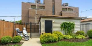 2042 W Warren Boulevard Gallery 33