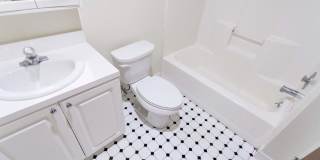 1300-6 CHESTNUT Street Gallery 19