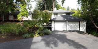 Beautiful Lake Oswego Home with 4 Bedrooms, 3 Baths & Entertaining Spaces Beautiful Lake Oswego Home with 4 Bedrooms, 3 Baths & Entertaining Spaces Gallery 1