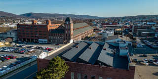 438 Penn Ave Gallery 19