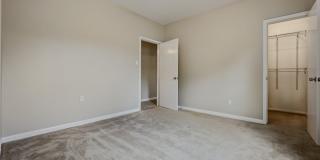 1622 Woodlawn Gallery 13
