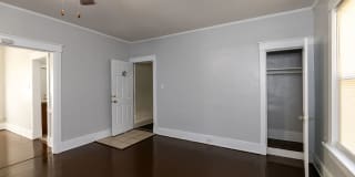 Hawthorne Street Gallery 107