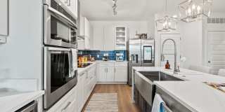 The Vivien Gallery 9