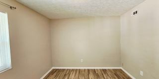 MOVE-IN READY! 2BR Townhome in Clintonville near OSU – W/D, Parking, Pet Friendly Gallery 27