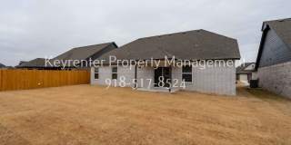 New Construction Home 4 Bed 3 Bath in Bixby! Gallery 21