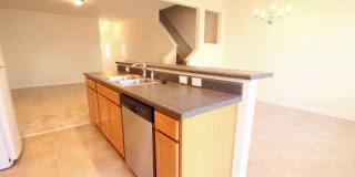 Beautiful and Bright 3 bedroom 2.5 bath Townhouse in Brightleaf with a Garage!! Gallery 9