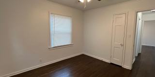 Adorable 2 bedroom 1 bathroom home with a garage! Gallery 15