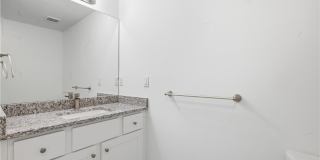 939 19th Street Gallery 18