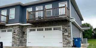 4 Bedroom 2.5 Bathroom Duplex Gallery 1