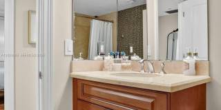 1200 Hillsboro Mile Gallery 22