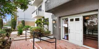 1333 N Martel Avenue Gallery 27