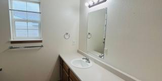 Amazing 3 Bed 2.5 Bath - Townhouse Gallery 15