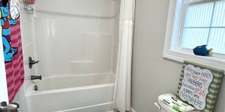 Beautiful Home! Convenient to Camp Lejeune! Gallery 29