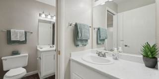 Oak & Ivy Gallery 13