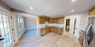 Beautifully Upgraded Home with Large Eat-In Kitchen And Spacious Primary Suite Gallery 9