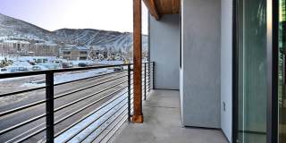 TOP FLOOR, ONE BEDROOM CONDO IN PROSPECTOR! Gallery 12