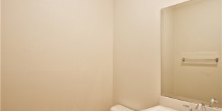 683 Huron Place Gallery 5