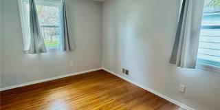 214 E Spruce Street Gallery 11