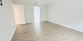 Beautiful Home with Private Wooded Backyard Beautiful Home with Private Wooded Backyard Gallery 15